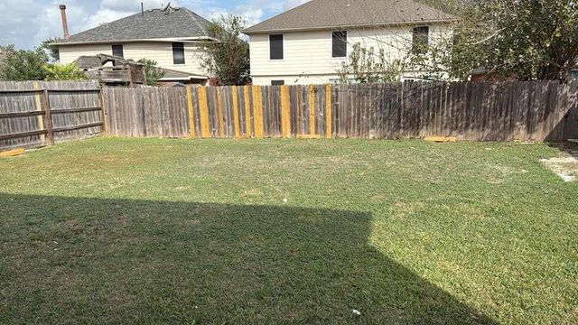 6622 Sutton Meadows Dr, Houston, TX 77086