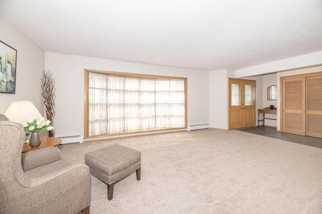 3303 S 123rd STREET, West Allis, WI 53227