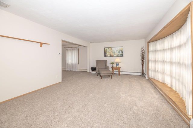 3303 S 123rd STREET, West Allis, WI 53227