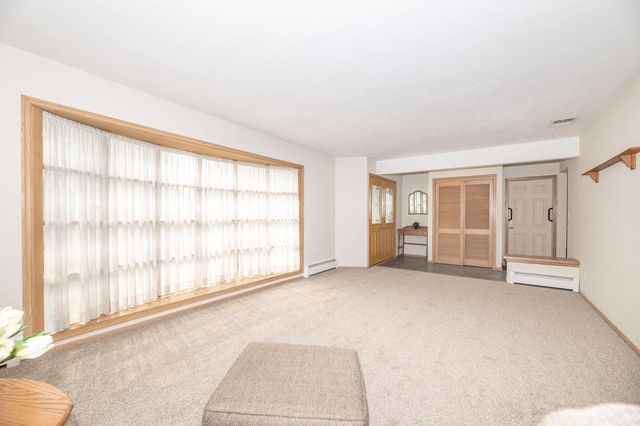 3303 S 123rd STREET, West Allis, WI 53227