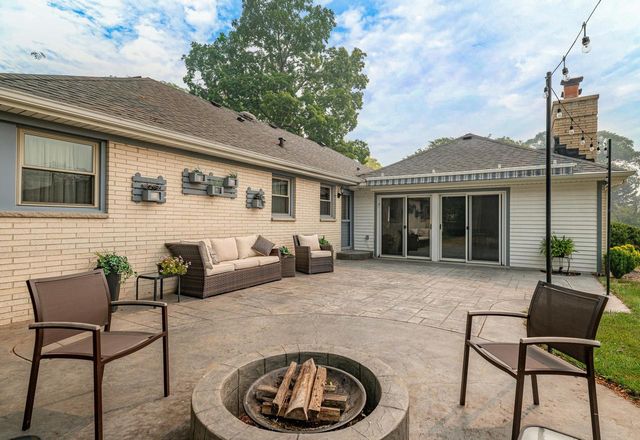 3303 S 123rd STREET, West Allis, WI 53227