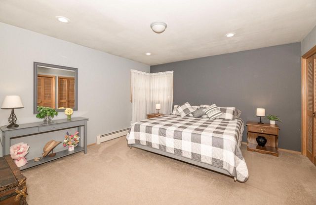 3303 S 123rd STREET, West Allis, WI 53227