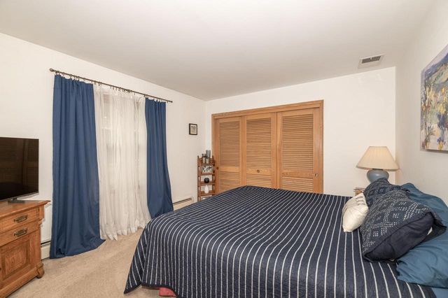 3303 S 123rd STREET, West Allis, WI 53227