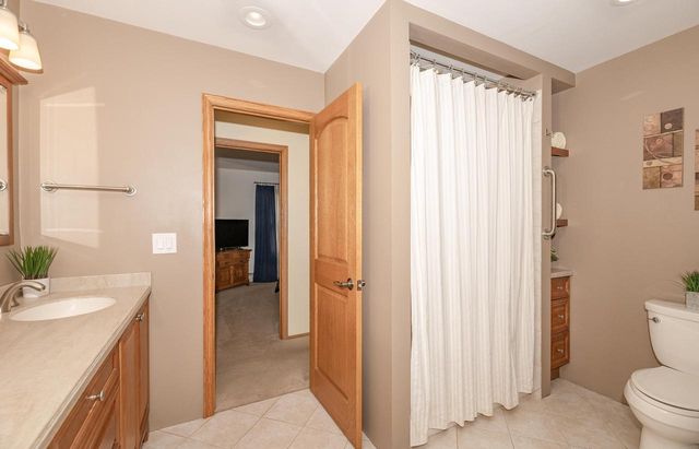 3303 S 123rd STREET, West Allis, WI 53227