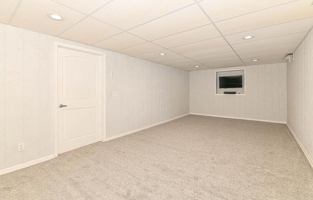 3303 S 123rd STREET, West Allis, WI 53227