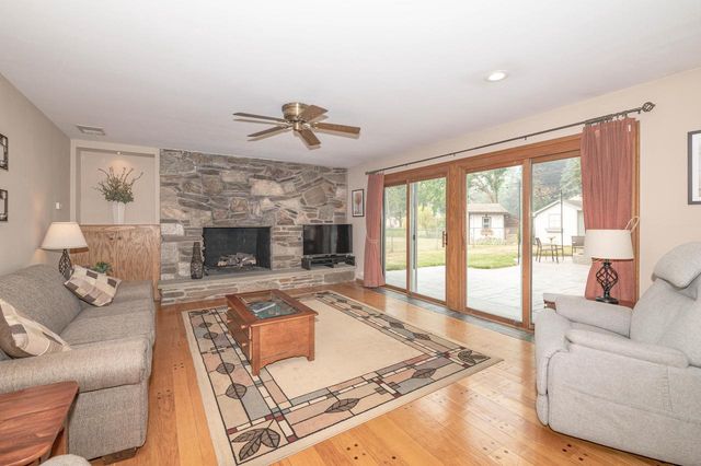 3303 S 123rd STREET, West Allis, WI 53227