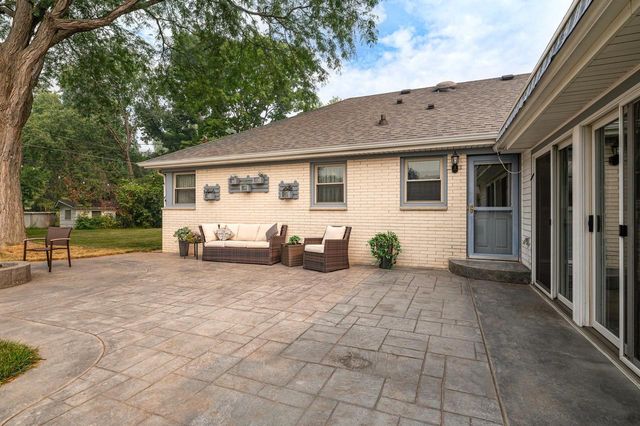 3303 S 123rd STREET, West Allis, WI 53227