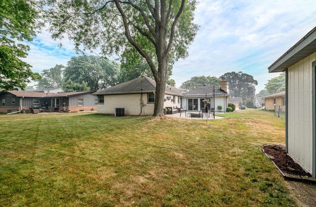 3303 S 123rd STREET, West Allis, WI 53227