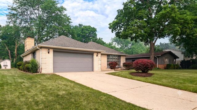 3303 S 123rd STREET, West Allis, WI 53227