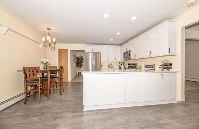3303 S 123rd STREET, West Allis, WI 53227