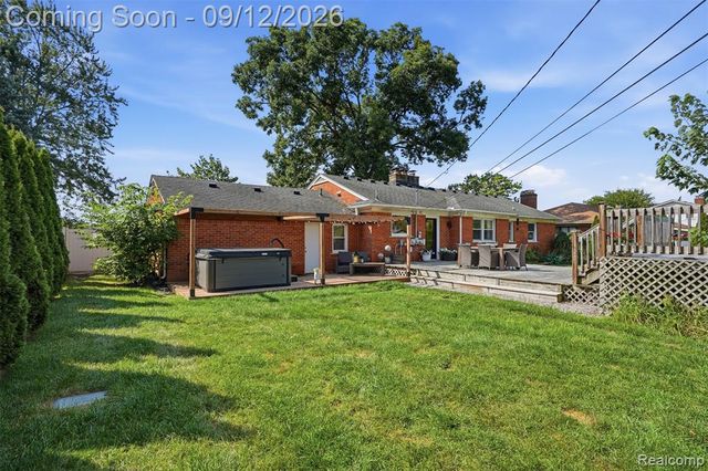 30952 Schoolcraft Road, Livonia, MI 48150