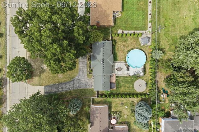 30952 Schoolcraft Road, Livonia, MI 48150