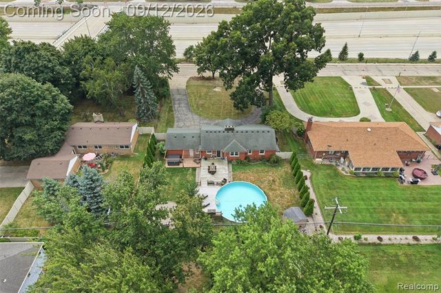 30952 Schoolcraft Road, Livonia, MI 48150