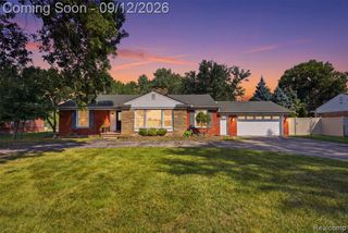 30952 Schoolcraft Road, Livonia, MI 48150