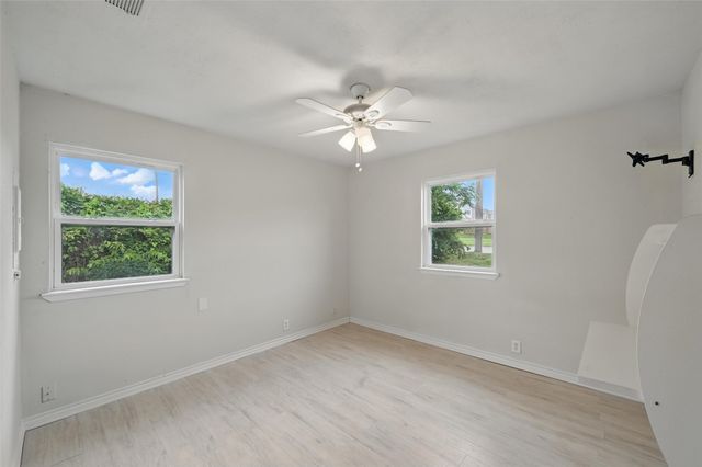 300 Little School Road, Kennedale, TX 76060