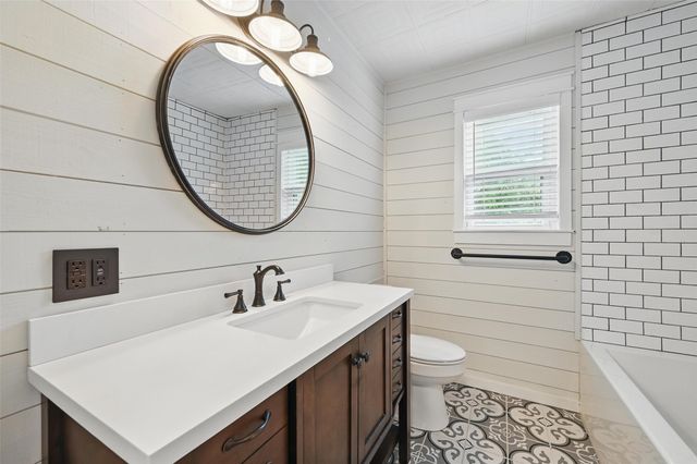 300 Little School Road, Kennedale, TX 76060