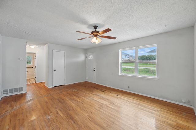 300 Little School Road, Kennedale, TX 76060