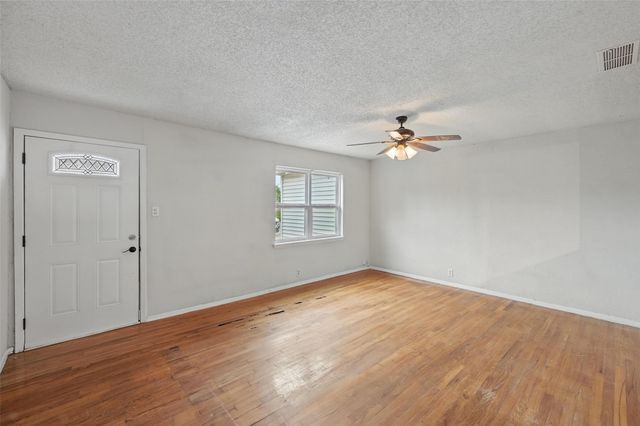 300 Little School Road, Kennedale, TX 76060