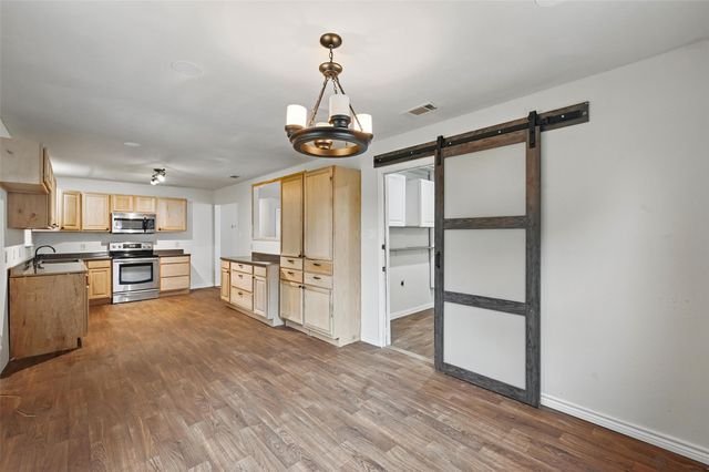 300 Little School Road, Kennedale, TX 76060