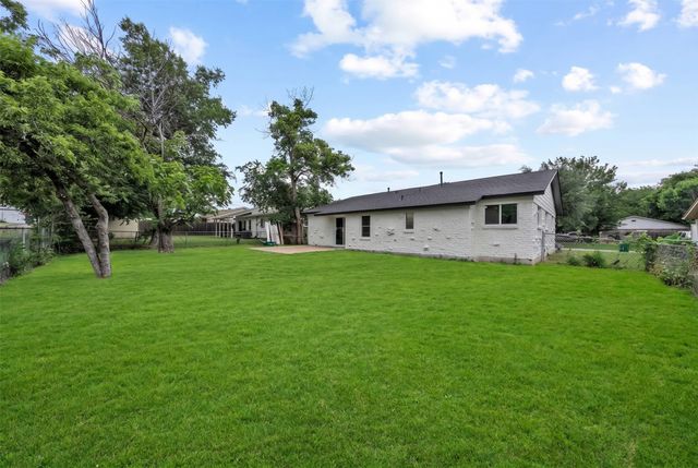 3265 Earle Drive, Haltom City, TX 76117