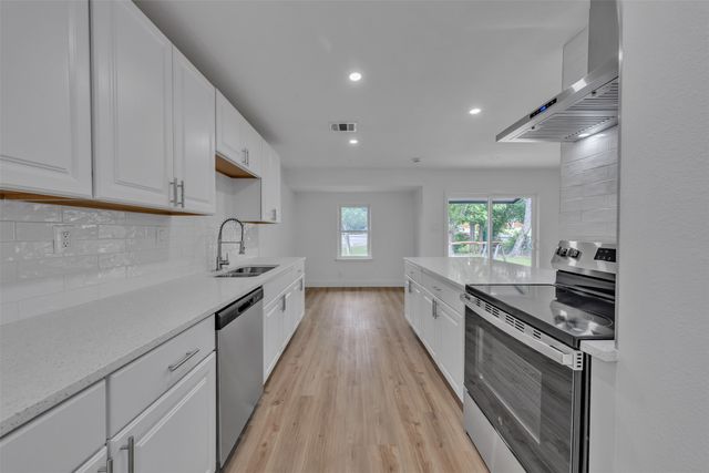 3265 Earle Drive, Haltom City, TX 76117