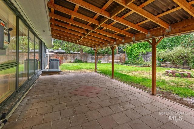 2110 S Broadmoor Dr, Boise, ID 83705