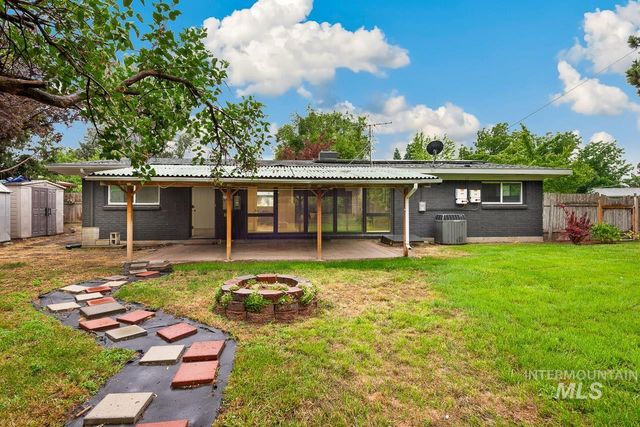 2110 S Broadmoor Dr, Boise, ID 83705