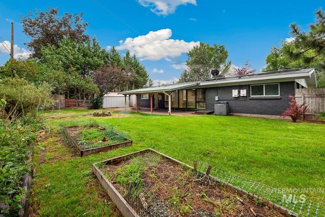 2110 S Broadmoor Dr, Boise, ID 83705