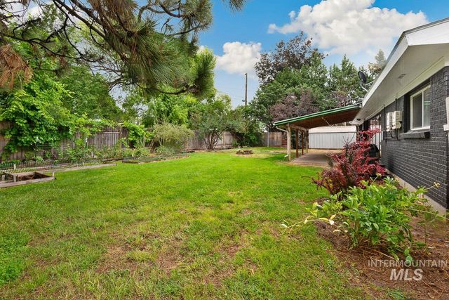 2110 S Broadmoor Dr, Boise, ID 83705