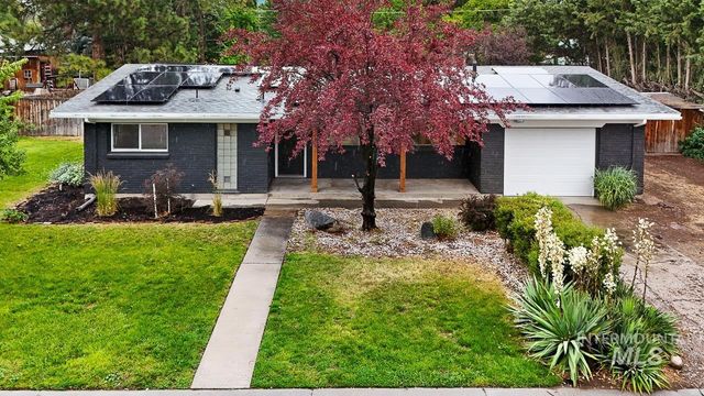 2110 S Broadmoor Dr, Boise, ID 83705