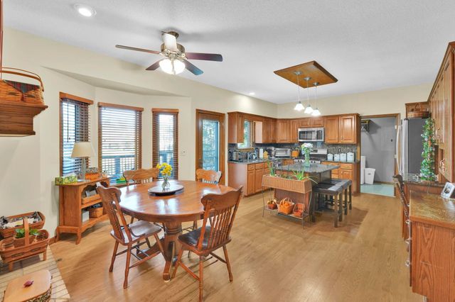 9406 E Lakepoint Dr, Wichita, KS 67226