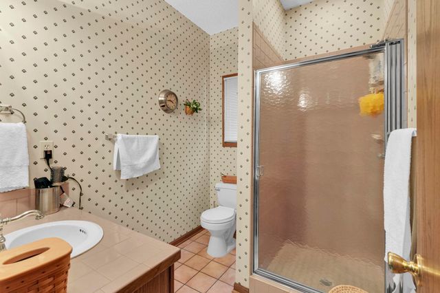 9406 E Lakepoint Dr, Wichita, KS 67226