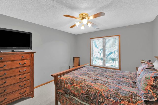 9406 E Lakepoint Dr, Wichita, KS 67226