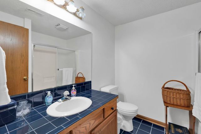 9406 E Lakepoint Dr, Wichita, KS 67226