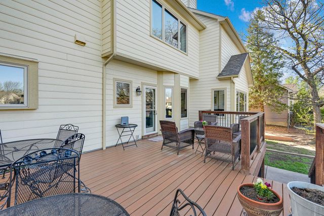 9406 E Lakepoint Dr, Wichita, KS 67226