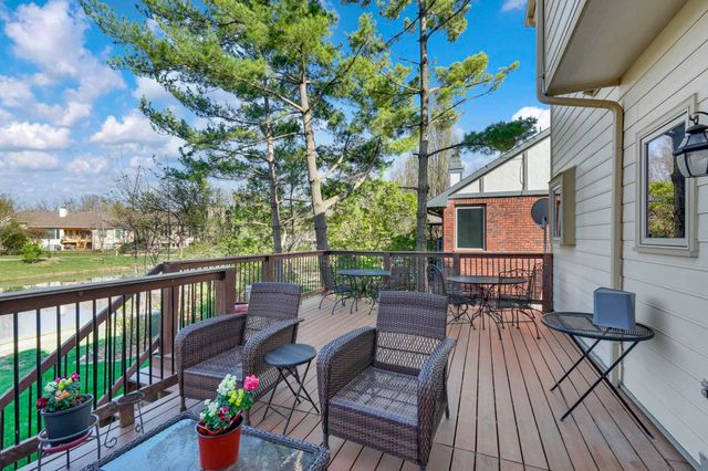 9406 E Lakepoint Dr, Wichita, KS 67226