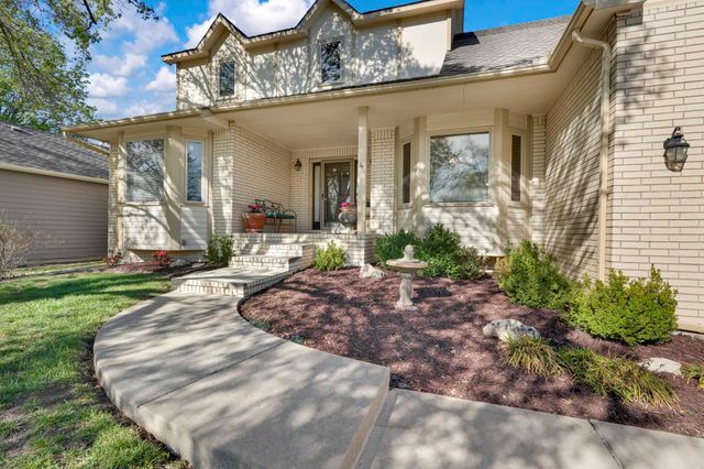 9406 E Lakepoint Dr, Wichita, KS 67226