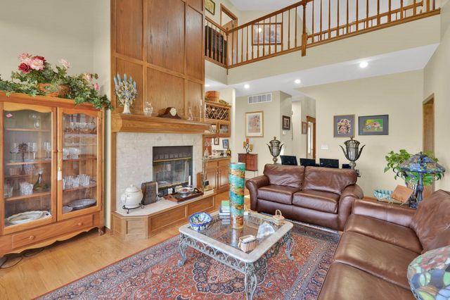 9406 E Lakepoint Dr, Wichita, KS 67226