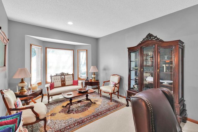 9406 E Lakepoint Dr, Wichita, KS 67226