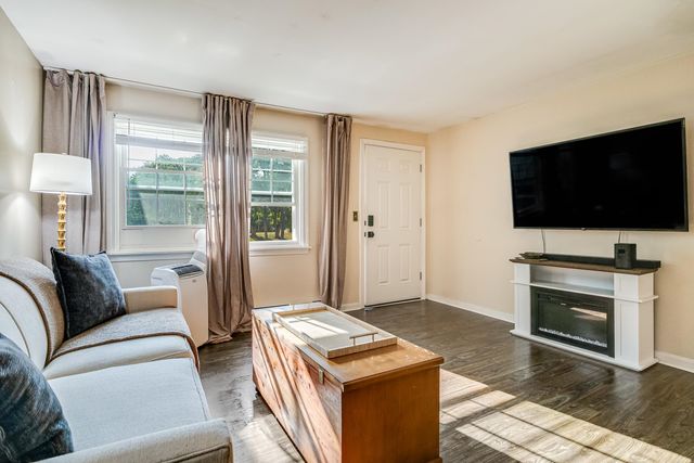 93 Henry Law Ave Unit 118, Dover, NH 03820