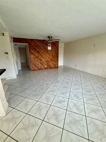 4221 NW 19th St 276, Lauderhill, FL 33313