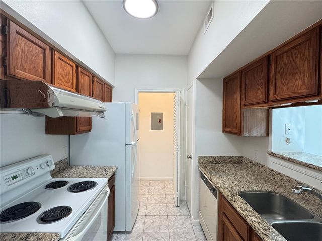 6500 Harbor Town Drive 2905, Houston, TX 77036