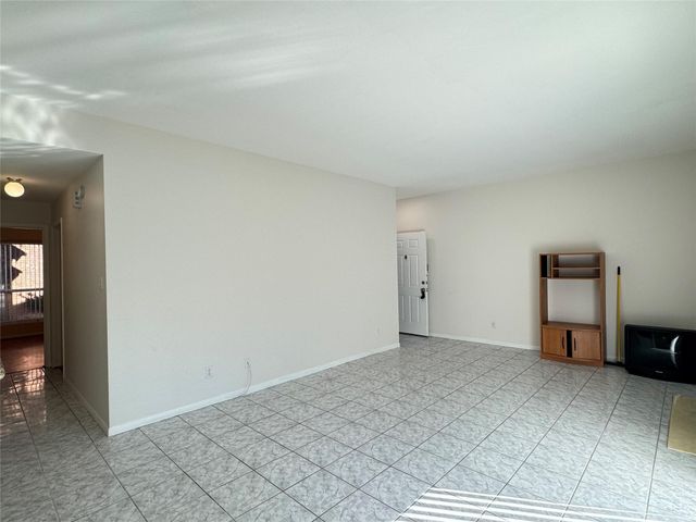 6500 Harbor Town Drive 2905, Houston, TX 77036