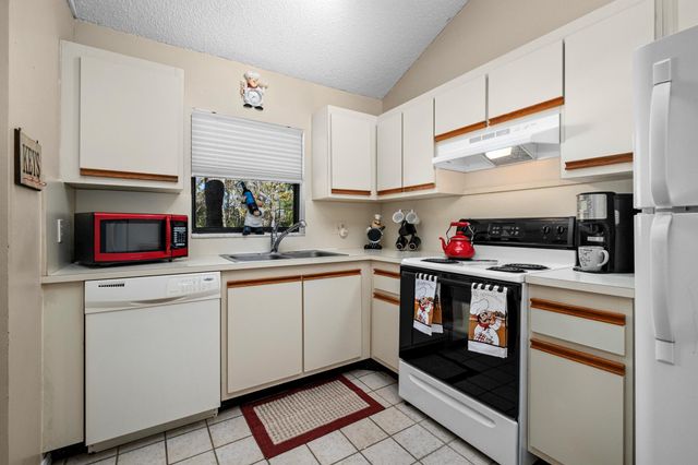 1600 Woodland Drive 4205, Rockledge, FL 32955