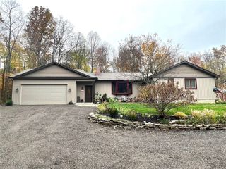 8942 Williams Road, Chardon, OH 44024