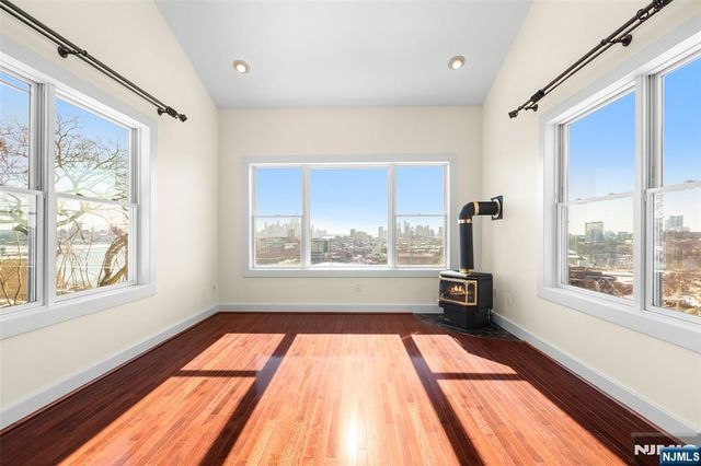 350 Mountain Road 2, Union City, NJ 07087