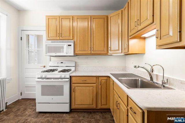 350 Mountain Road 2, Union City, NJ 07087