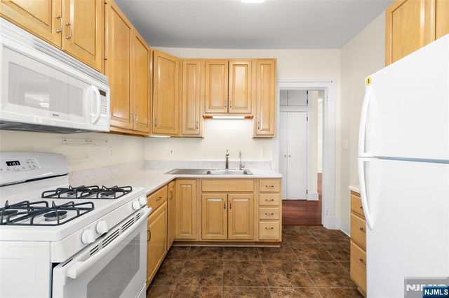 350 Mountain Road 2, Union City, NJ 07087