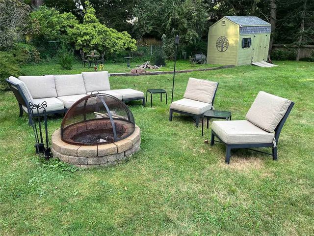 2 E Boulevard 2, Middletown, RI 02842