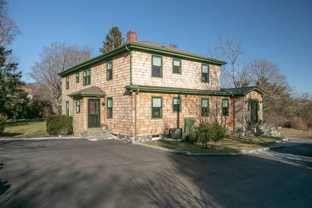 2 E Boulevard 2, Middletown, RI 02842
